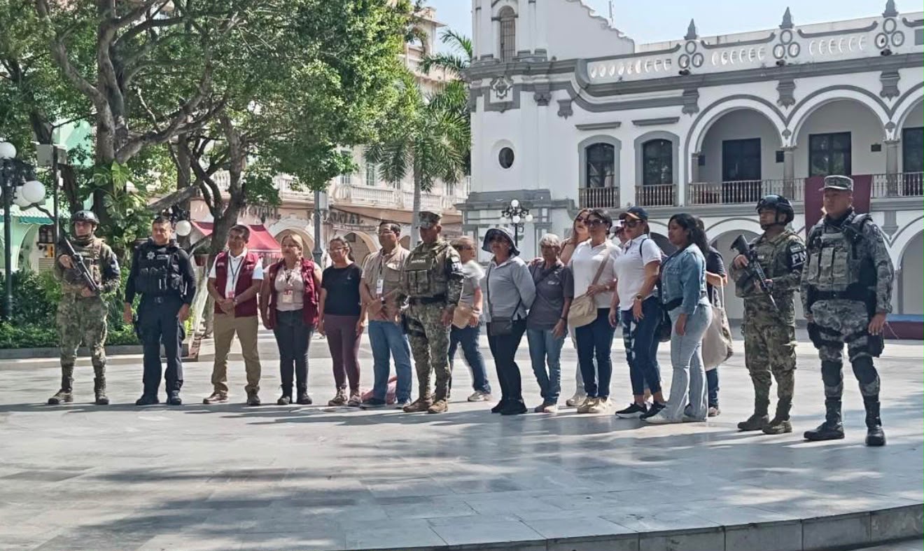Colectivo de Coatzacoalcos difunde ficha de joven desaparecido en calles del puerto de Veracruz