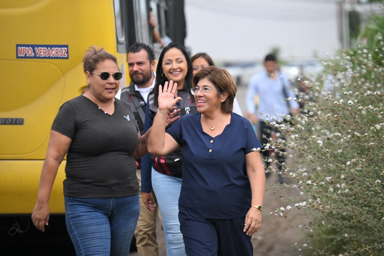Supervisa Rosa María obra integral de 20 mil metros cuadrados para mejorar movilidad en zona norte de la ciudad de Veracruz